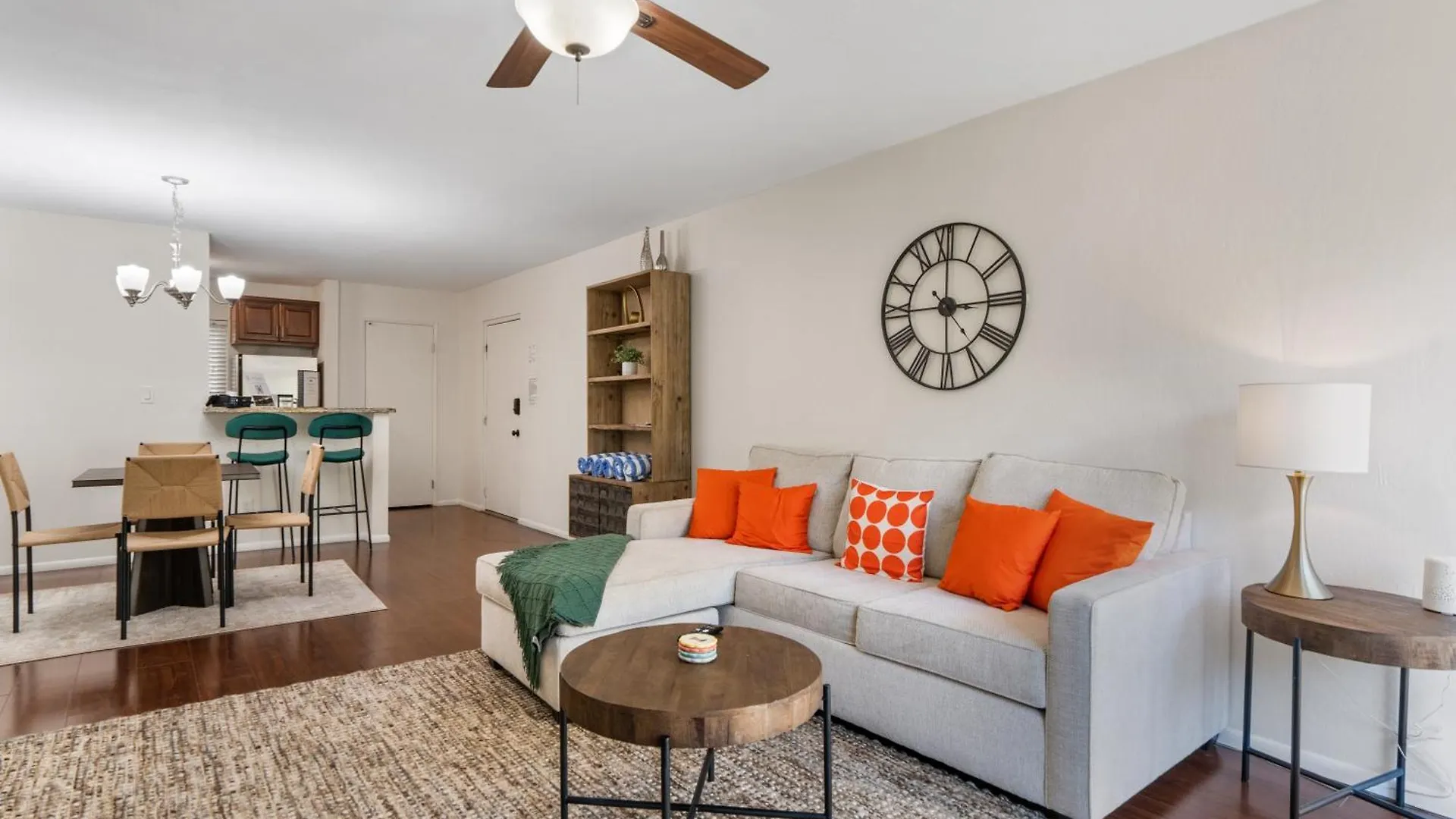 Top-Notch 2Br Spacious Condo With Shared Pool Scottsdale